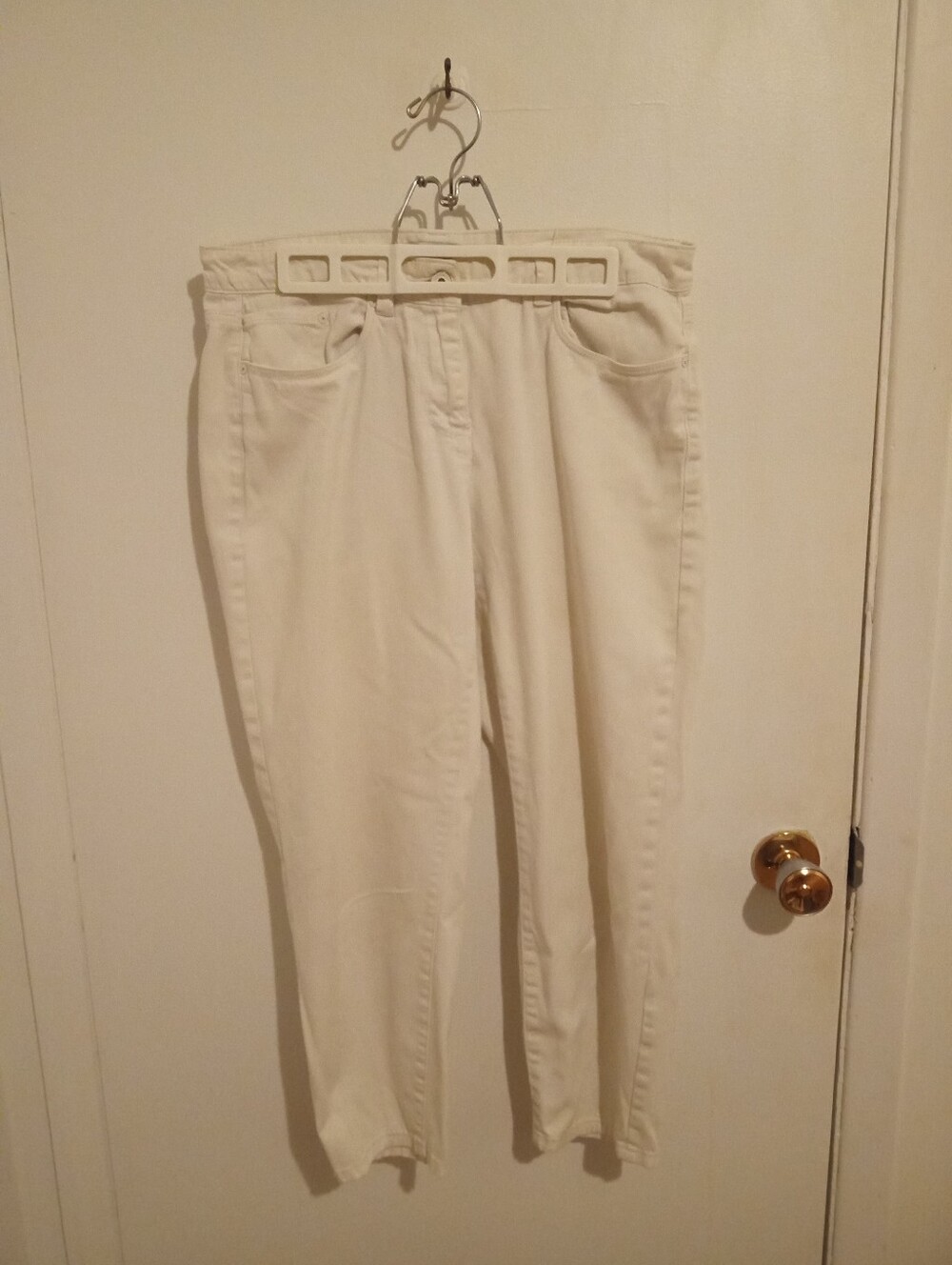 White High-Waist Straight Leg Pants